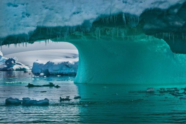 De onzichtbare meren die onder Antarctica kloppen: 85 nieuwe vondsten kunnen onze kennis over het smelten van het ijs en de zee veranderen