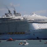 Het grootste cruiseschip ter wereld maakt zich klaar om uit te varen: 370 meter lang, 21 bars, 23 restaurants en plaats voor maar liefst 7.600 passagiers